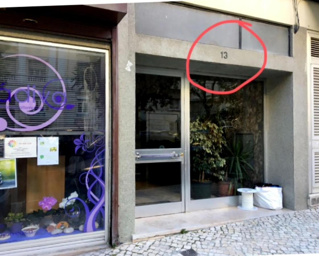 Gaze Out At The City In A Retro-Chic Getaway Lisbon Luaran gambar
