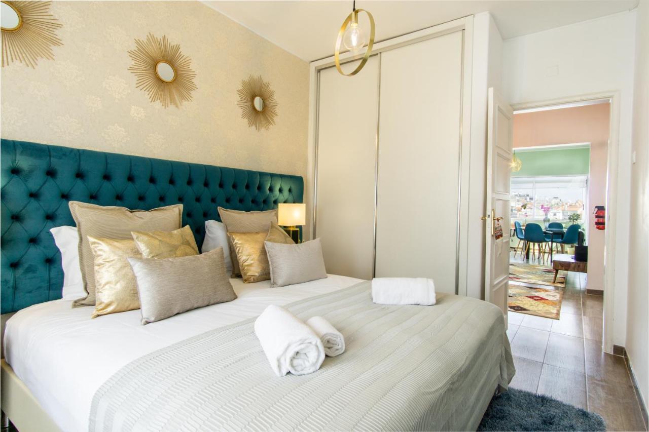 Gaze Out At The City In A Retro-Chic Getaway Lisbon Luaran gambar