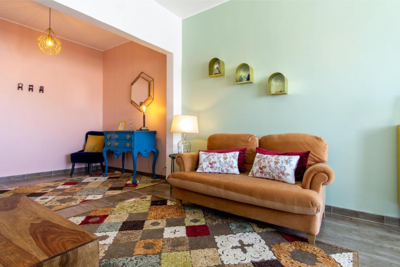 Gaze Out At The City In A Retro-Chic Getaway Lisbon Luaran gambar